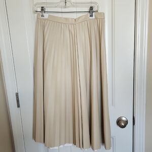 Ann Taylor Cream A-Line Pleated Skirt